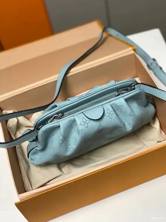 LOUIS MINI SCALA POUCH VUITTON 0601